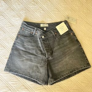 A&F Curve Love - The Dad Short - High Rise